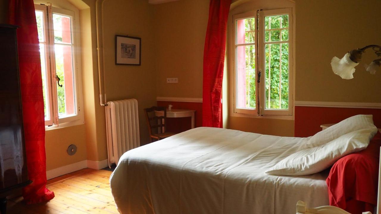 Hotel La Garenne De *